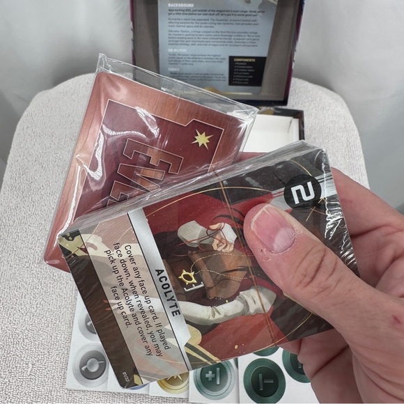 WizKids Sovereigns Chain Card Game Ages 14+ New Open Box - Picture 4 of 4